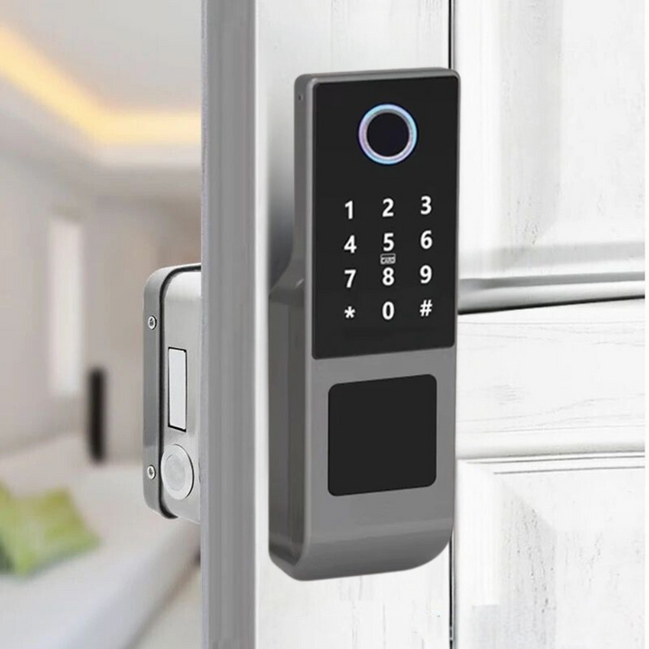 Cerradura Inteligente XR1 con doble acceso, diseñada para rejas y puertas exteriores de materiales como madera, acero y aluminio. Resistente al agua y polvo con certificación IP66. Métodos de apertura: huella dactilar, clave numérica, tarjetas RF, app móvil Tuya Smart y llave mecánica. Ideal para garantizar seguridad avanzada en exteriores con diseño duradero y funcional.






