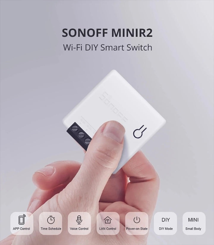 Relé inteligente SONOFF MiniR2 con modo DIY para integración en sistemas personalizados.
